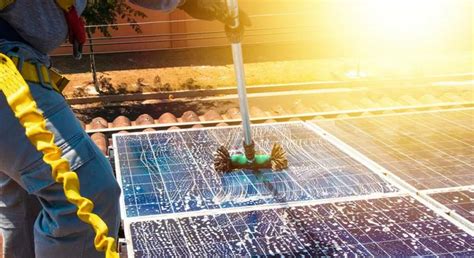 Nettoyage panneau solaire : conseils et meilleures pratiques.